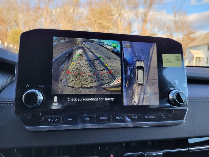 Mitsubishi Outlander Plug-In Hybrid Vehicle Full-screen Gallery Image 18