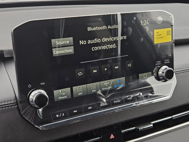 Mitsubishi Outlander Plug-In Hybrid Vehicle Full-screen Gallery Image 19