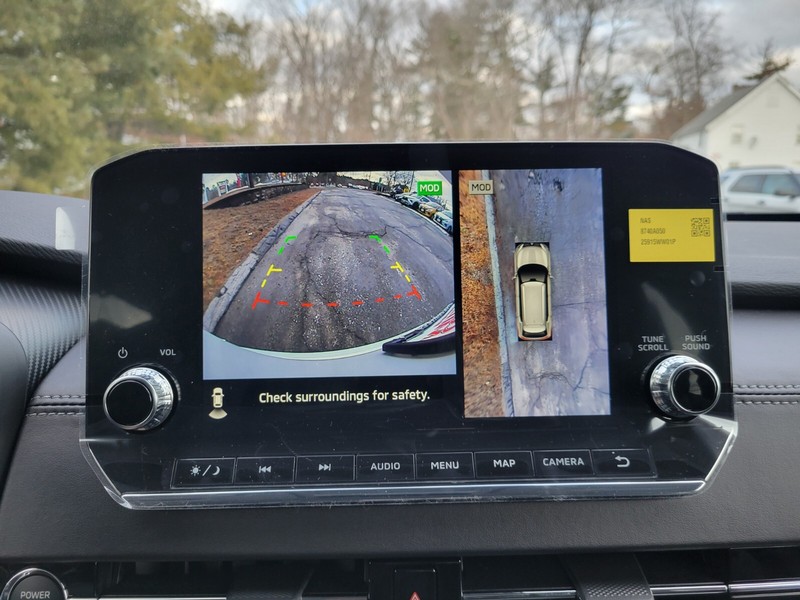 Mitsubishi Outlander Plug-In Hybrid Vehicle Full-screen Gallery Image 19