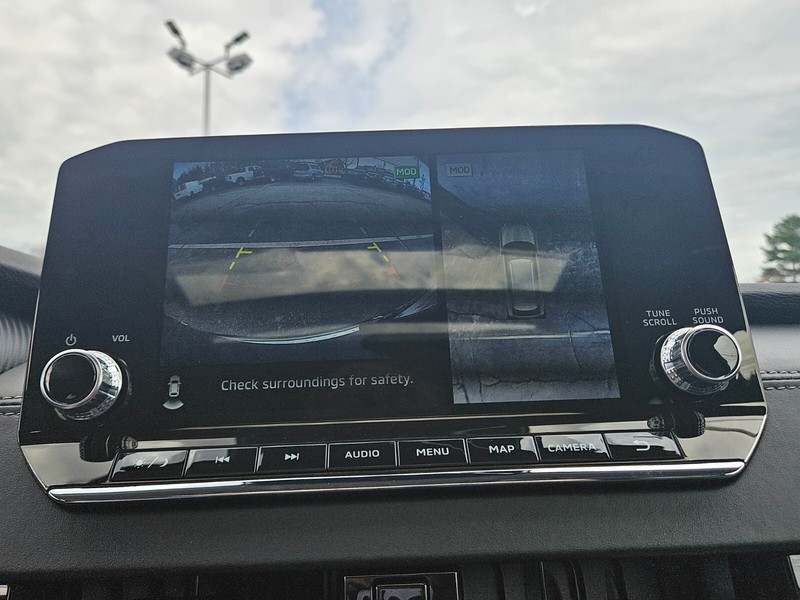 Mitsubishi Outlander Plug-In Hybrid Vehicle Full-screen Gallery Image 20