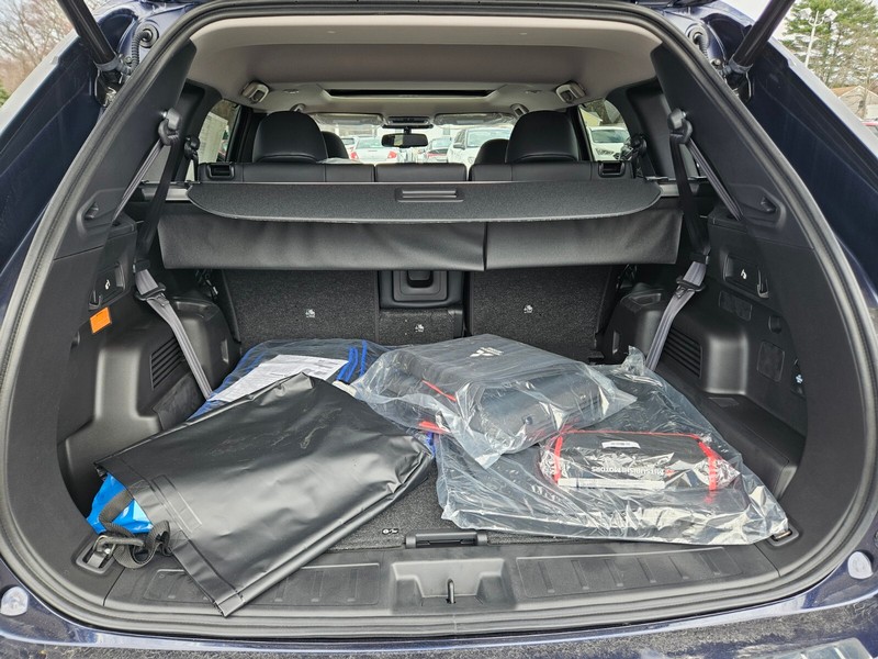 Mitsubishi Outlander Plug-In Hybrid Vehicle Full-screen Gallery Image 29