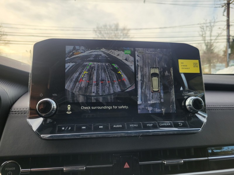 Mitsubishi Outlander Plug-In Hybrid Vehicle Full-screen Gallery Image 19