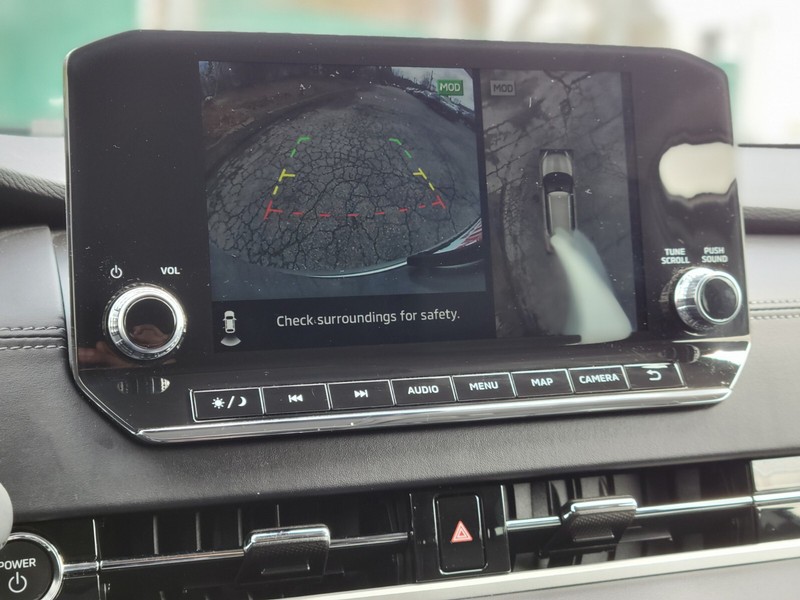 Mitsubishi Outlander PHEV Vehicle Full-screen Gallery Image 21