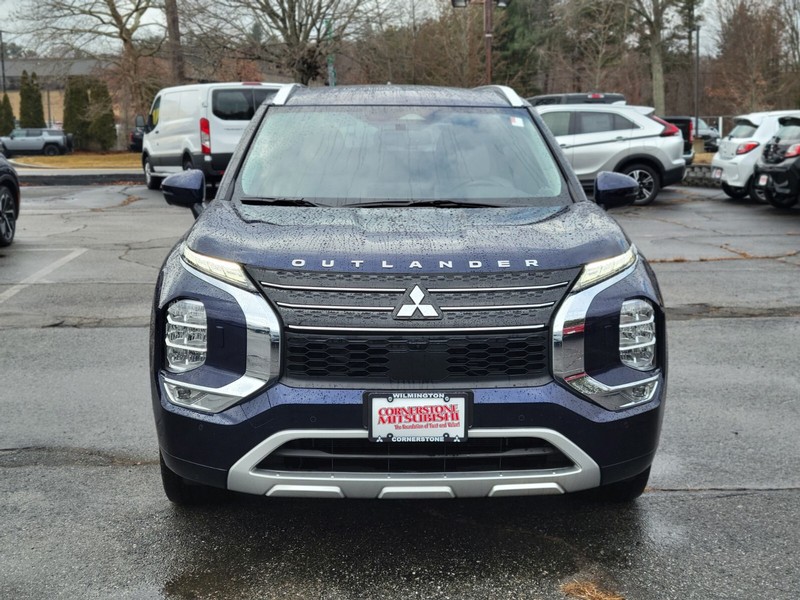 Mitsubishi Outlander PHEV Vehicle Full-screen Gallery Image 08