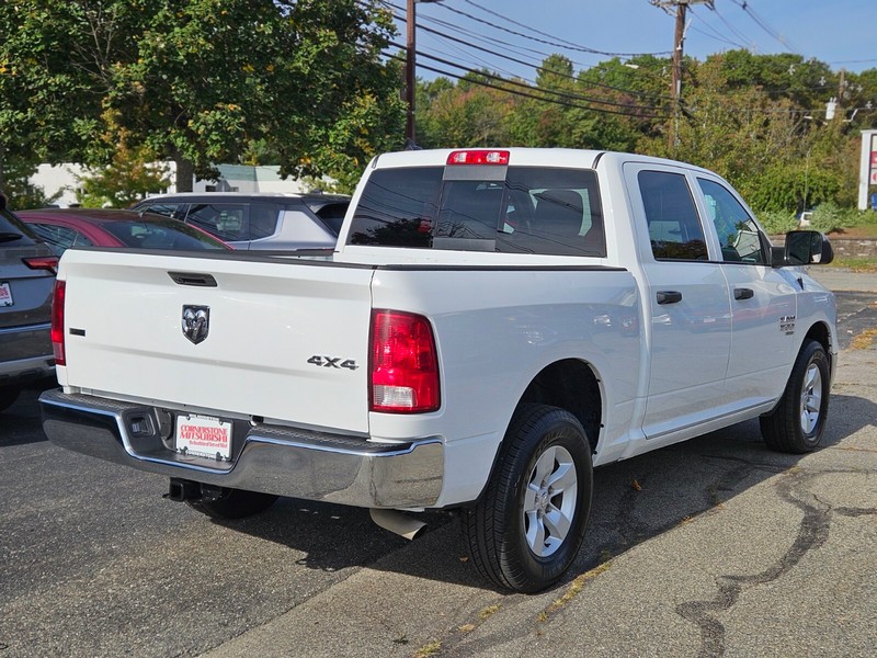 Ram 1500 Classic Vehicle Full-screen Gallery Image 05