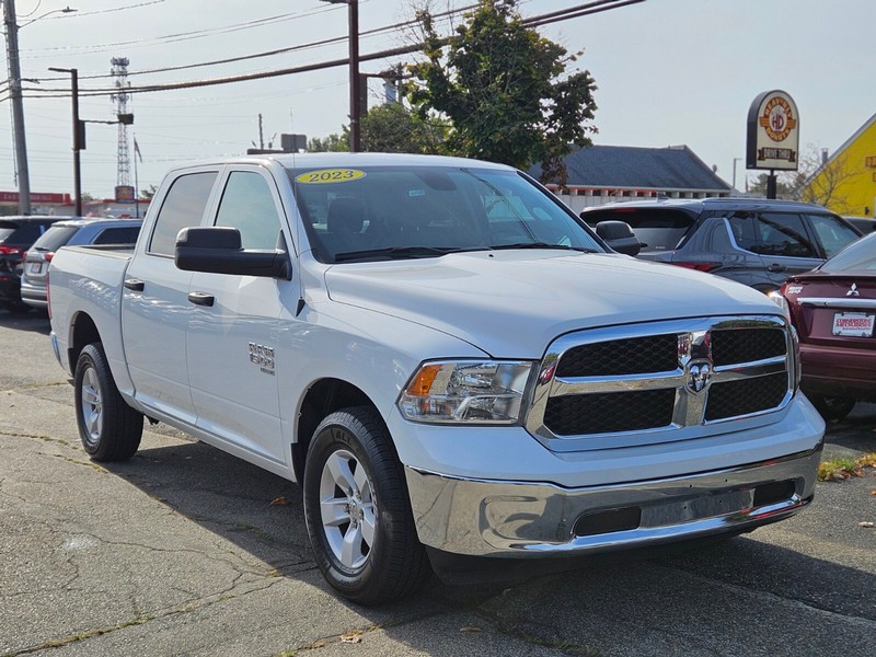 Ram 1500 Classic Vehicle Full-screen Gallery Image 07