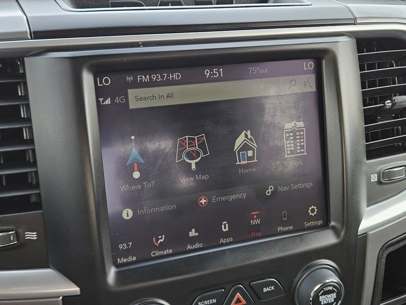 Ram 1500 Classic Vehicle Full-screen Gallery Image 20