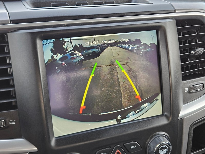 Ram 1500 Classic Vehicle Full-screen Gallery Image 21