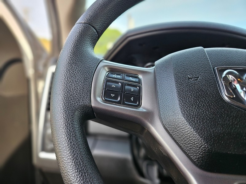 Ram 1500 Classic Vehicle Full-screen Gallery Image 26