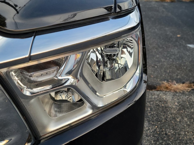 Ram 1500 Vehicle Full-screen Gallery Image 10