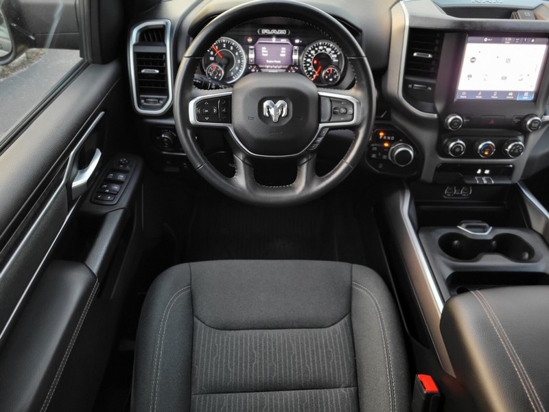 Ram 1500 Vehicle Full-screen Gallery Image 13