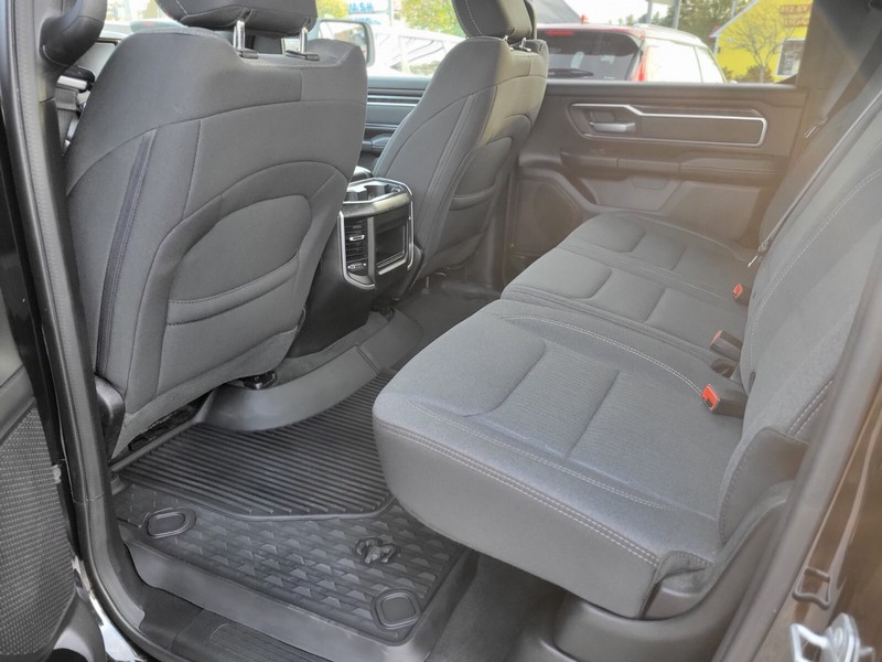 Ram 1500 Vehicle Full-screen Gallery Image 16