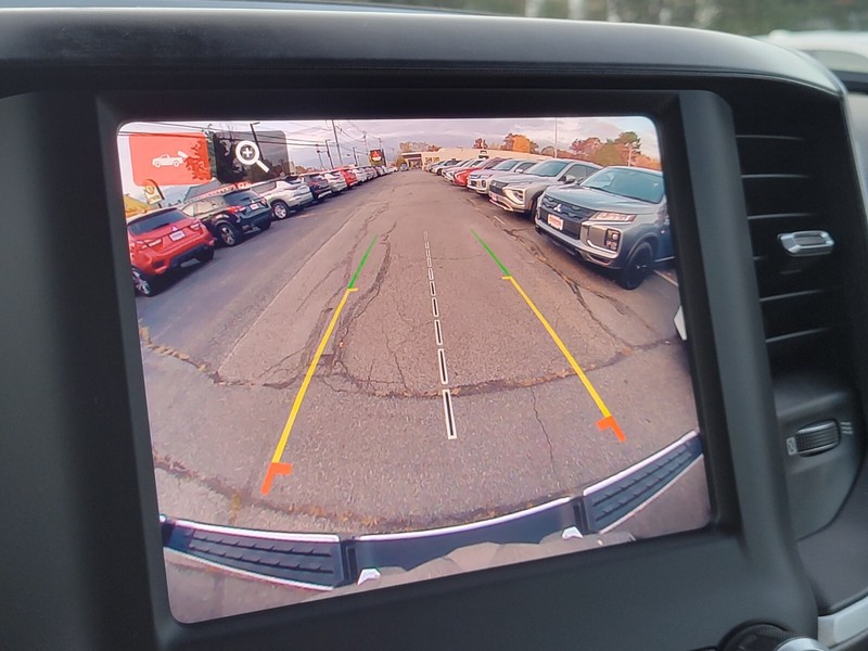 Ram 1500 Vehicle Full-screen Gallery Image 21