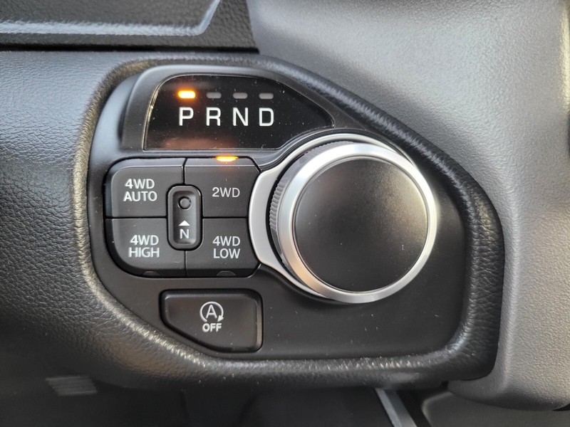 Ram 1500 Vehicle Full-screen Gallery Image 25