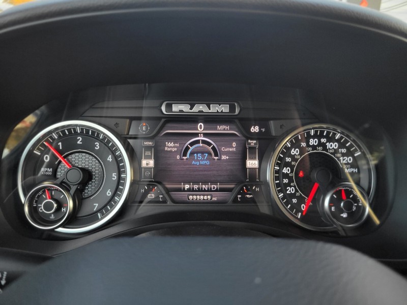 Ram 1500 Vehicle Full-screen Gallery Image 29