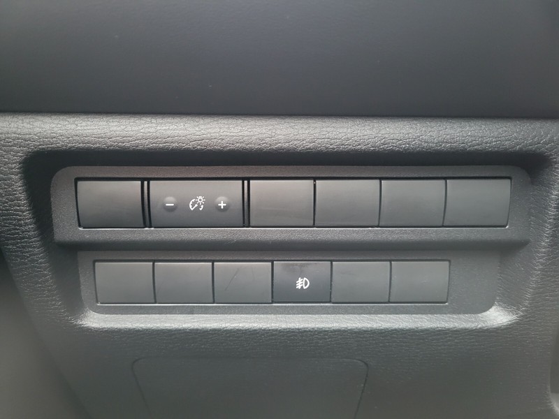 Mitsubishi Outlander Vehicle Full-screen Gallery Image 20