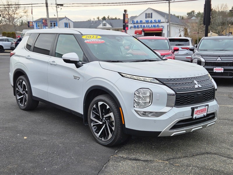 Mitsubishi Outlander PHEV Vehicle Full-screen Gallery Image 07