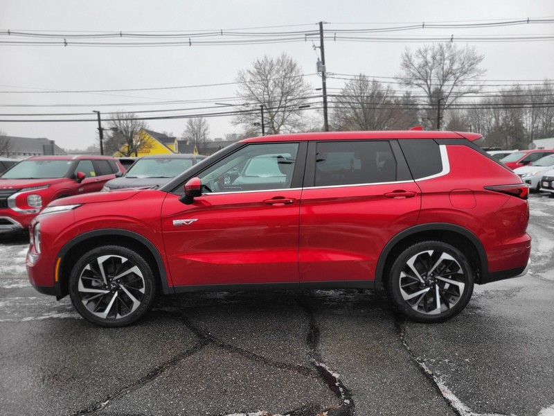 Mitsubishi Outlander PHEV Vehicle Full-screen Gallery Image 02