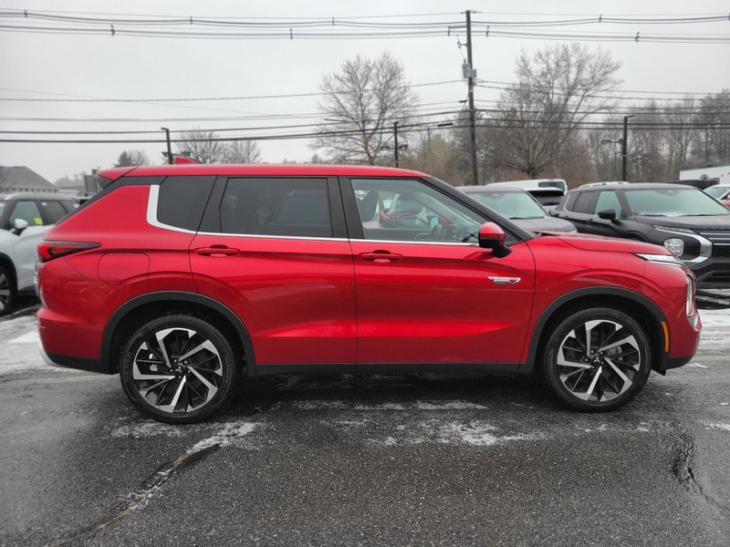 Mitsubishi Outlander PHEV Vehicle Full-screen Gallery Image 06