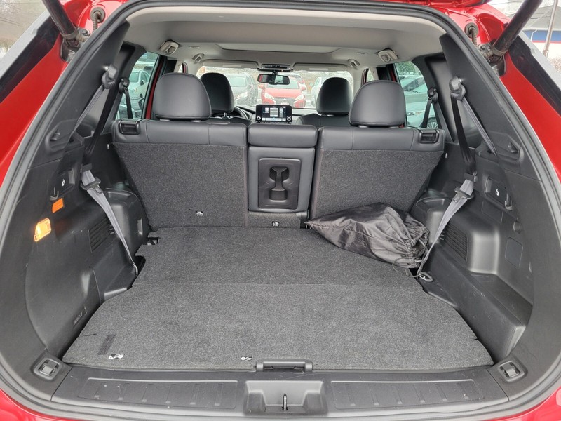 Mitsubishi Outlander PHEV Vehicle Full-screen Gallery Image 26