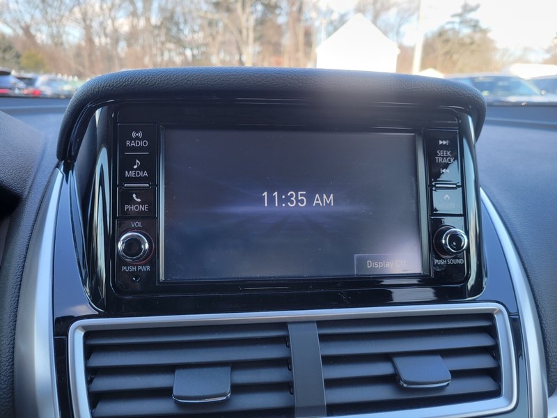 Mitsubishi Eclipse Cross Vehicle Full-screen Gallery Image 17