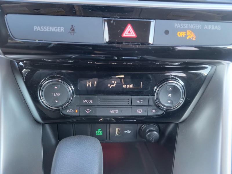 Mitsubishi Eclipse Cross Vehicle Full-screen Gallery Image 19