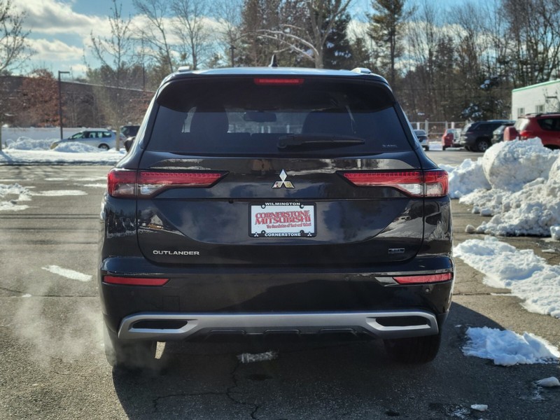 Mitsubishi Outlander Vehicle Full-screen Gallery Image 04