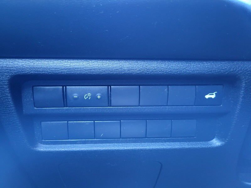 Mitsubishi Outlander Vehicle Full-screen Gallery Image 20