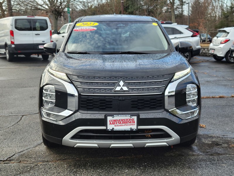 Mitsubishi Outlander PHEV Vehicle Full-screen Gallery Image 08