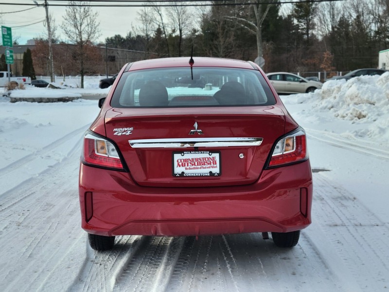 Mitsubishi Mirage G4 Vehicle Full-screen Gallery Image 04