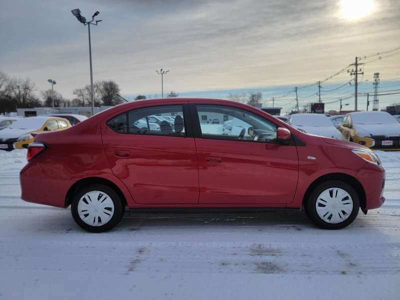 Mitsubishi Mirage G4 Vehicle Full-screen Gallery Image 06