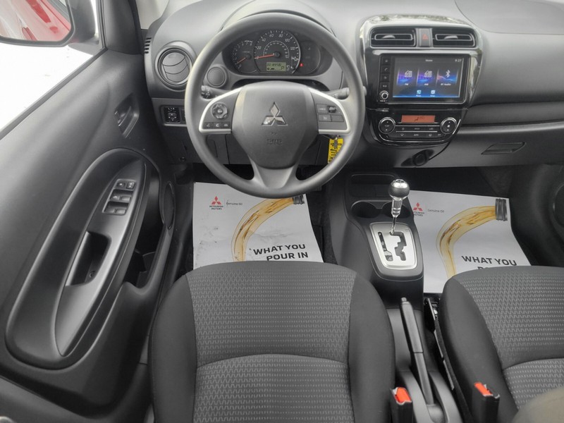 Mitsubishi Mirage G4 Vehicle Full-screen Gallery Image 11