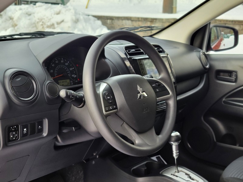 Mitsubishi Mirage G4 Vehicle Full-screen Gallery Image 16