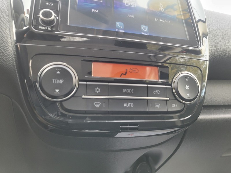 Mitsubishi Mirage G4 Vehicle Full-screen Gallery Image 19