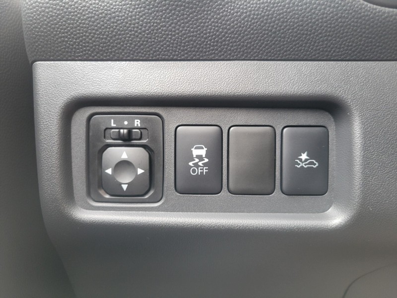 Mitsubishi Mirage G4 Vehicle Full-screen Gallery Image 20