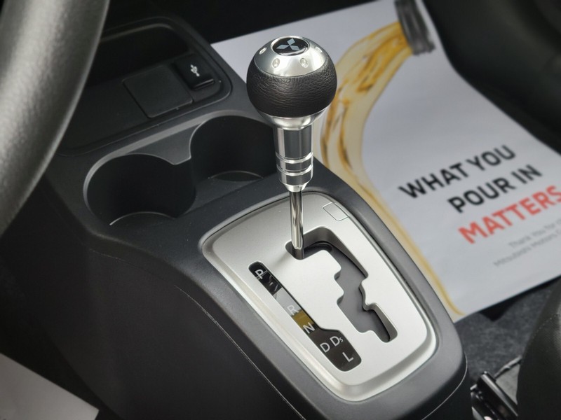 Mitsubishi Mirage G4 Vehicle Full-screen Gallery Image 21