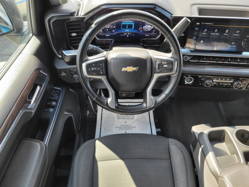 Chevrolet Silverado 1500 Vehicle Full-screen Gallery Image 11