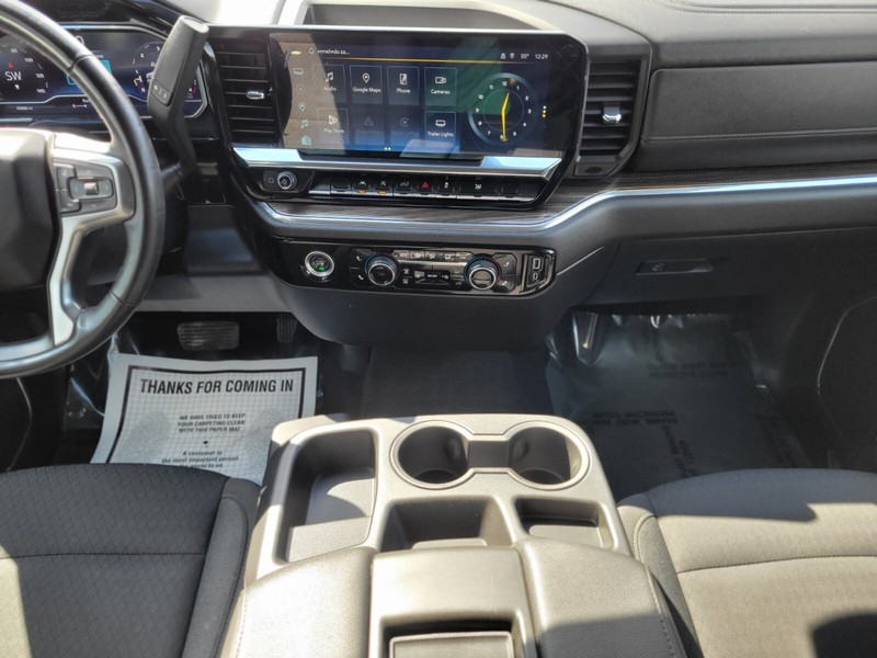 Chevrolet Silverado 1500 Vehicle Full-screen Gallery Image 12