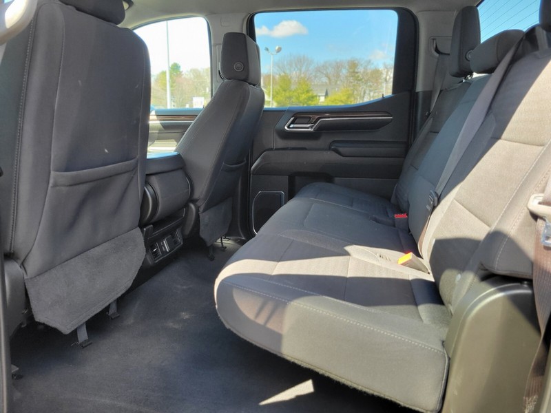 Chevrolet Silverado 1500 Vehicle Full-screen Gallery Image 14