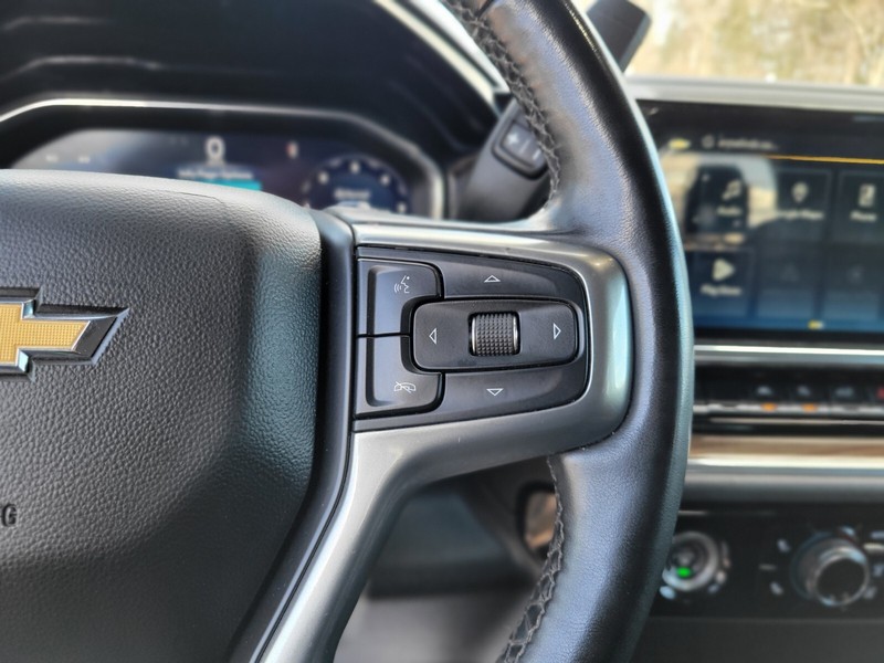 Chevrolet Silverado 1500 Vehicle Full-screen Gallery Image 25