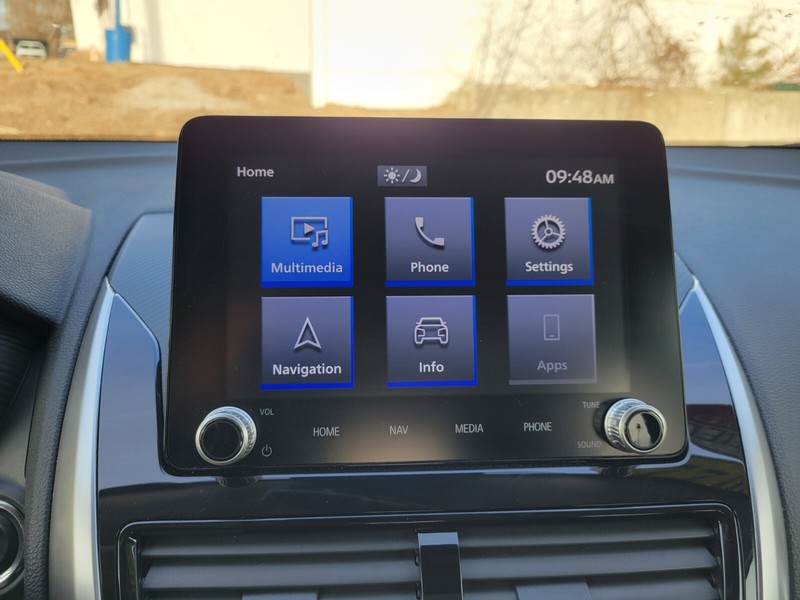 Mitsubishi Eclipse Cross Vehicle Full-screen Gallery Image 18