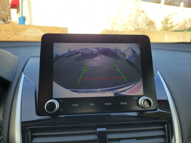 Mitsubishi Eclipse Cross Vehicle Full-screen Gallery Image 19