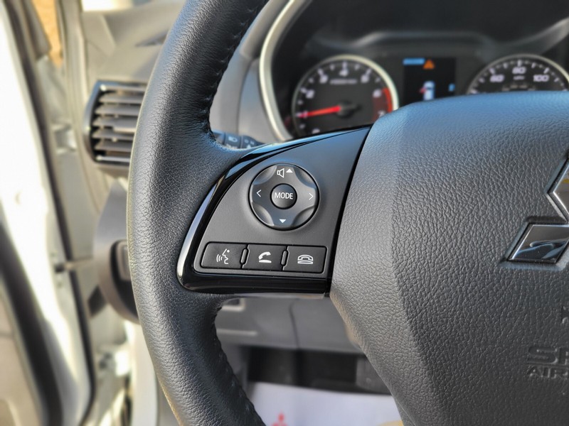 Mitsubishi Eclipse Cross Vehicle Full-screen Gallery Image 25