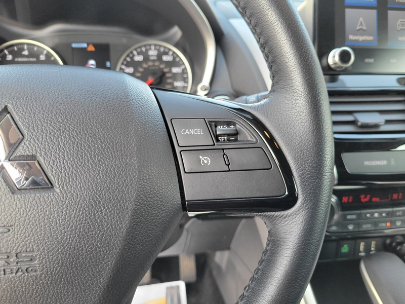 Mitsubishi Eclipse Cross Vehicle Full-screen Gallery Image 26