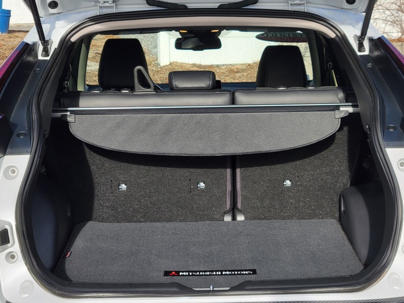 Mitsubishi Eclipse Cross Vehicle Full-screen Gallery Image 27