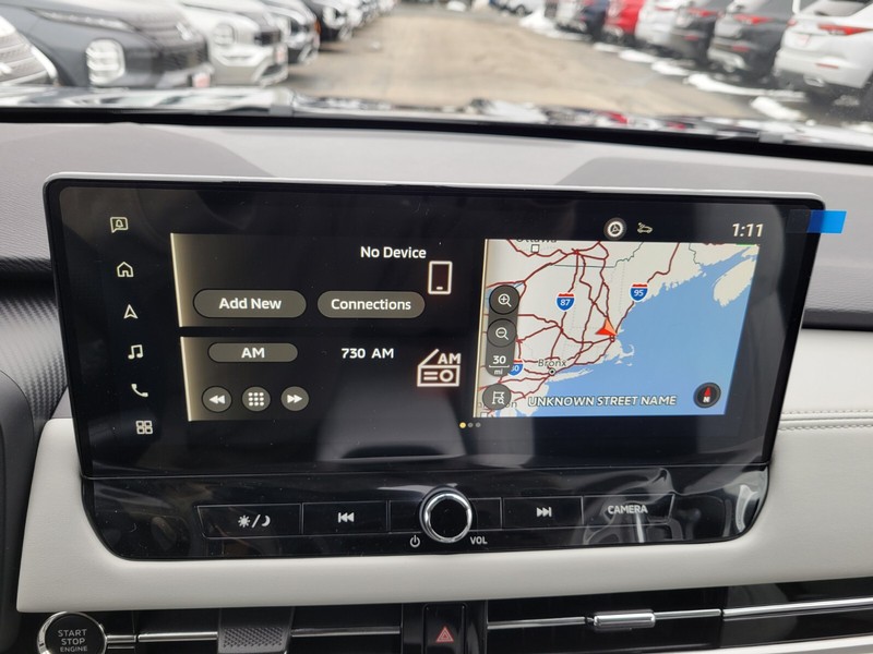 Mitsubishi Outlander Vehicle Full-screen Gallery Image 17