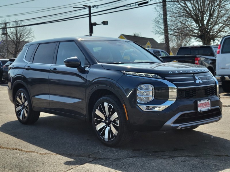 Mitsubishi Outlander Vehicle Full-screen Gallery Image 07