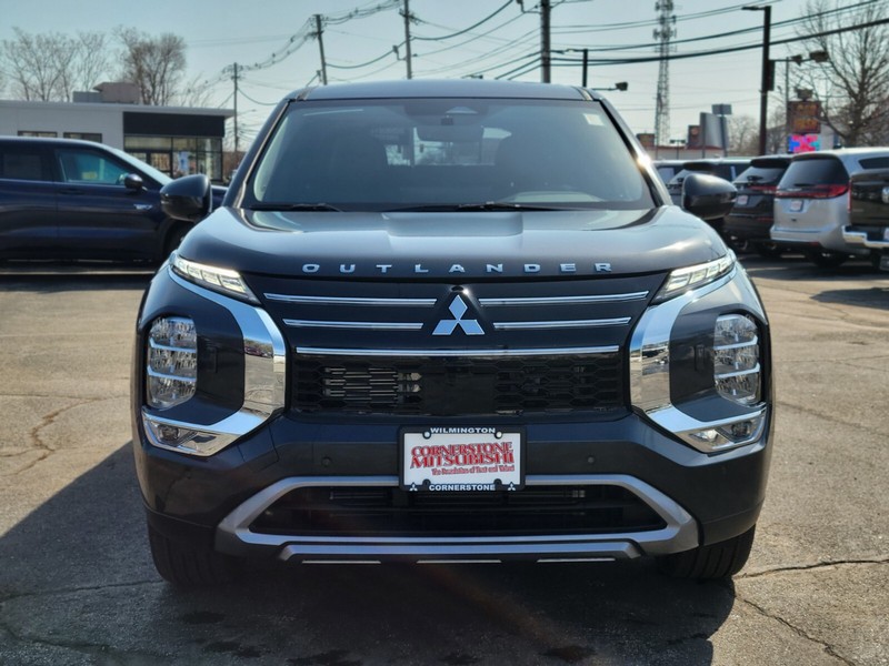 Mitsubishi Outlander Vehicle Full-screen Gallery Image 08