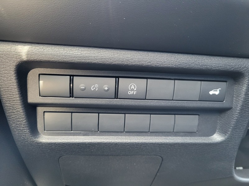 Mitsubishi Outlander Vehicle Full-screen Gallery Image 23