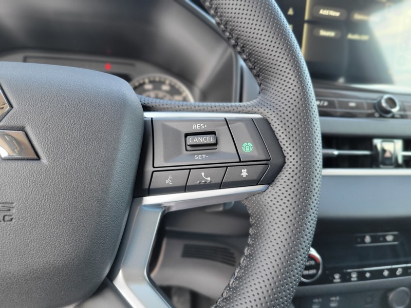 Mitsubishi Outlander Vehicle Full-screen Gallery Image 28